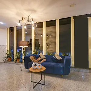Gallivanto Hotel